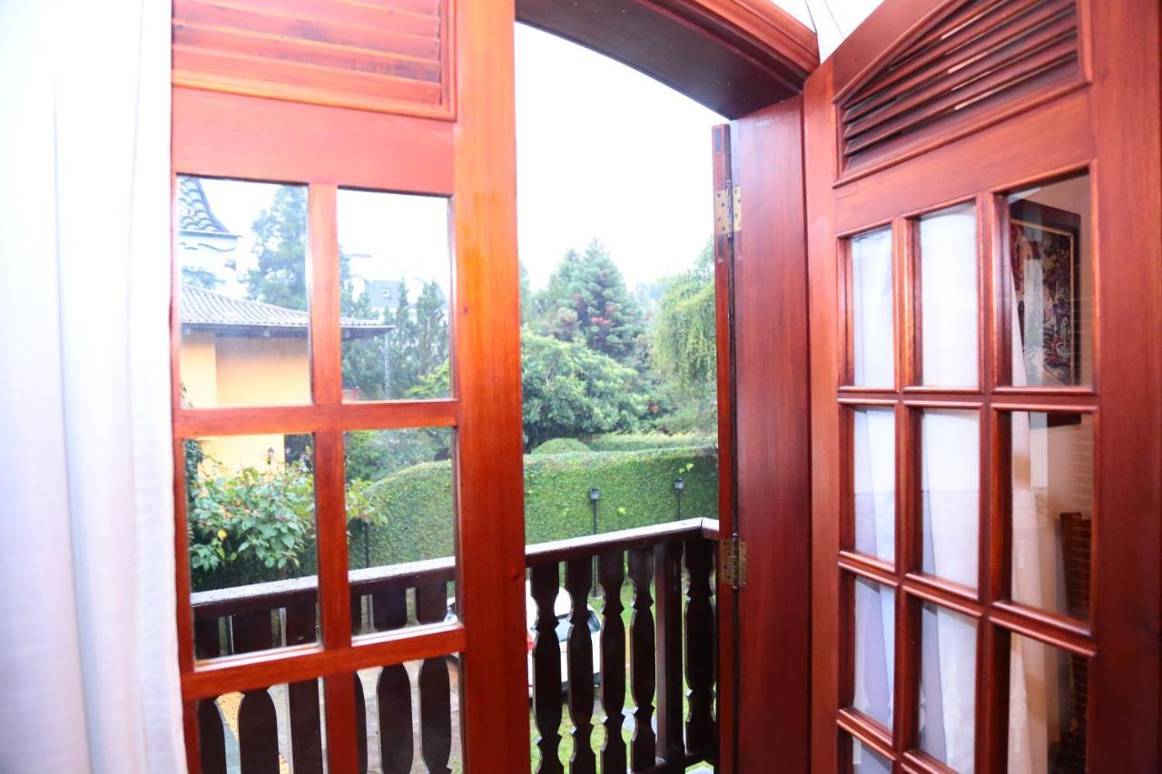 Pousada Miraflores Campos do Jordão Exterior foto